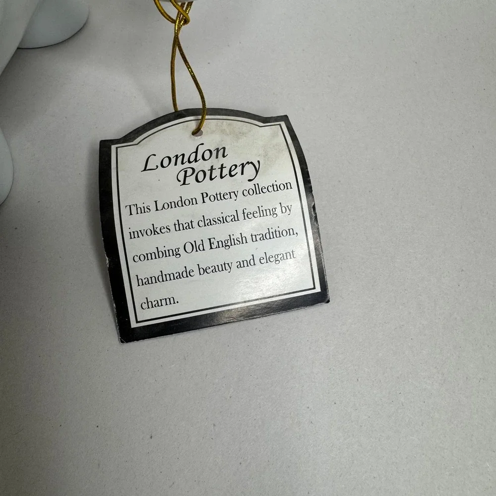London‎ Pottery White Ceramic Elephant Teapot With Lid
